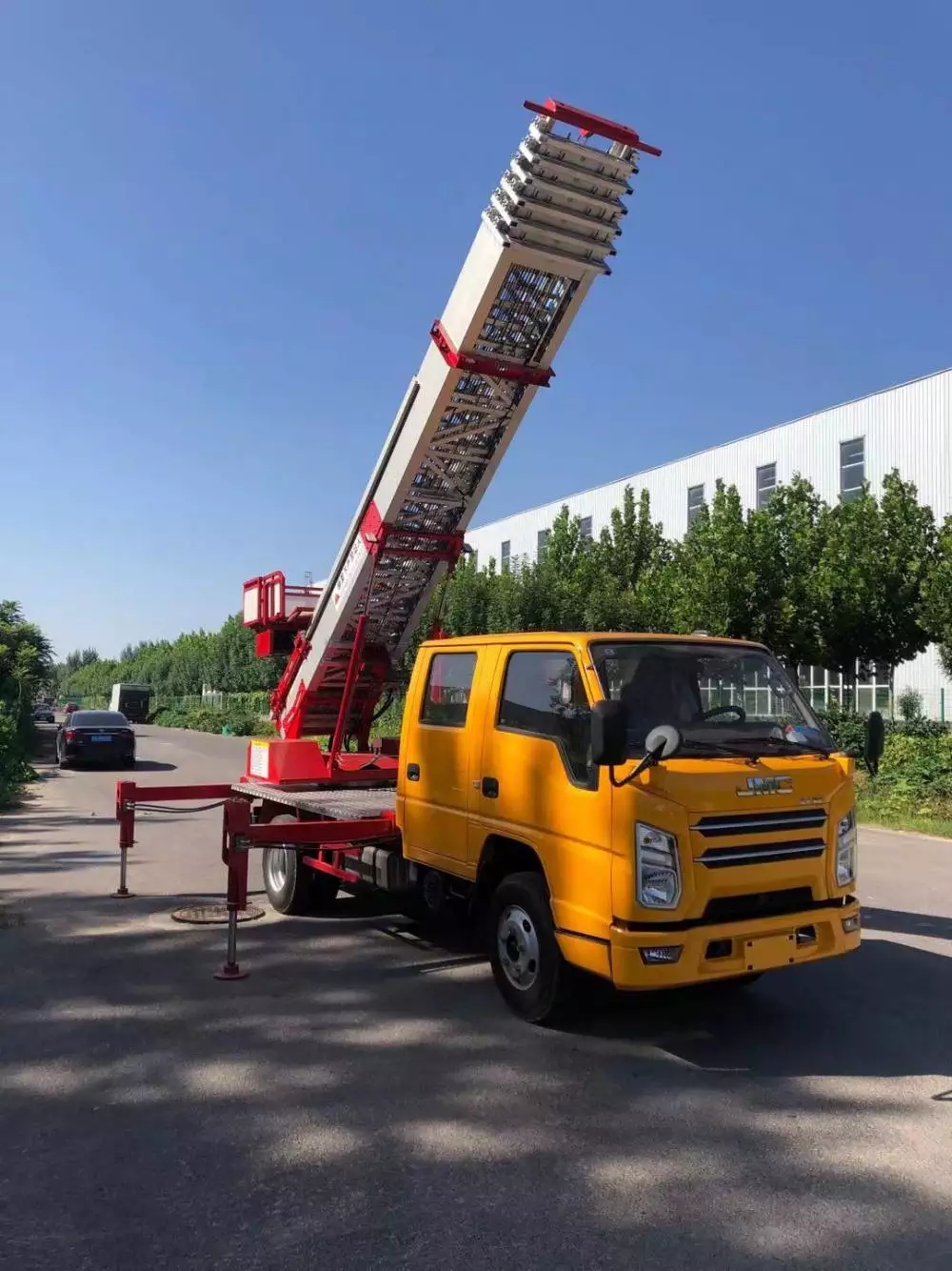 南林乡附近的云梯车出租服务：轻松解决高空作业需求