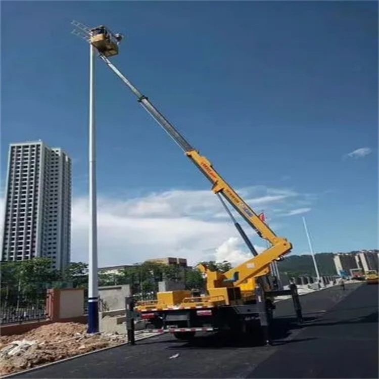 南林乡维修路灯的曲臂升降车出租